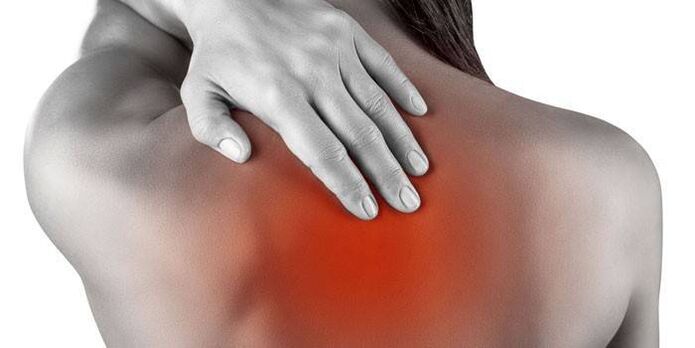 छाती ओस्टियोचोन्ड्रोसिस के साथ पीठ दर्द